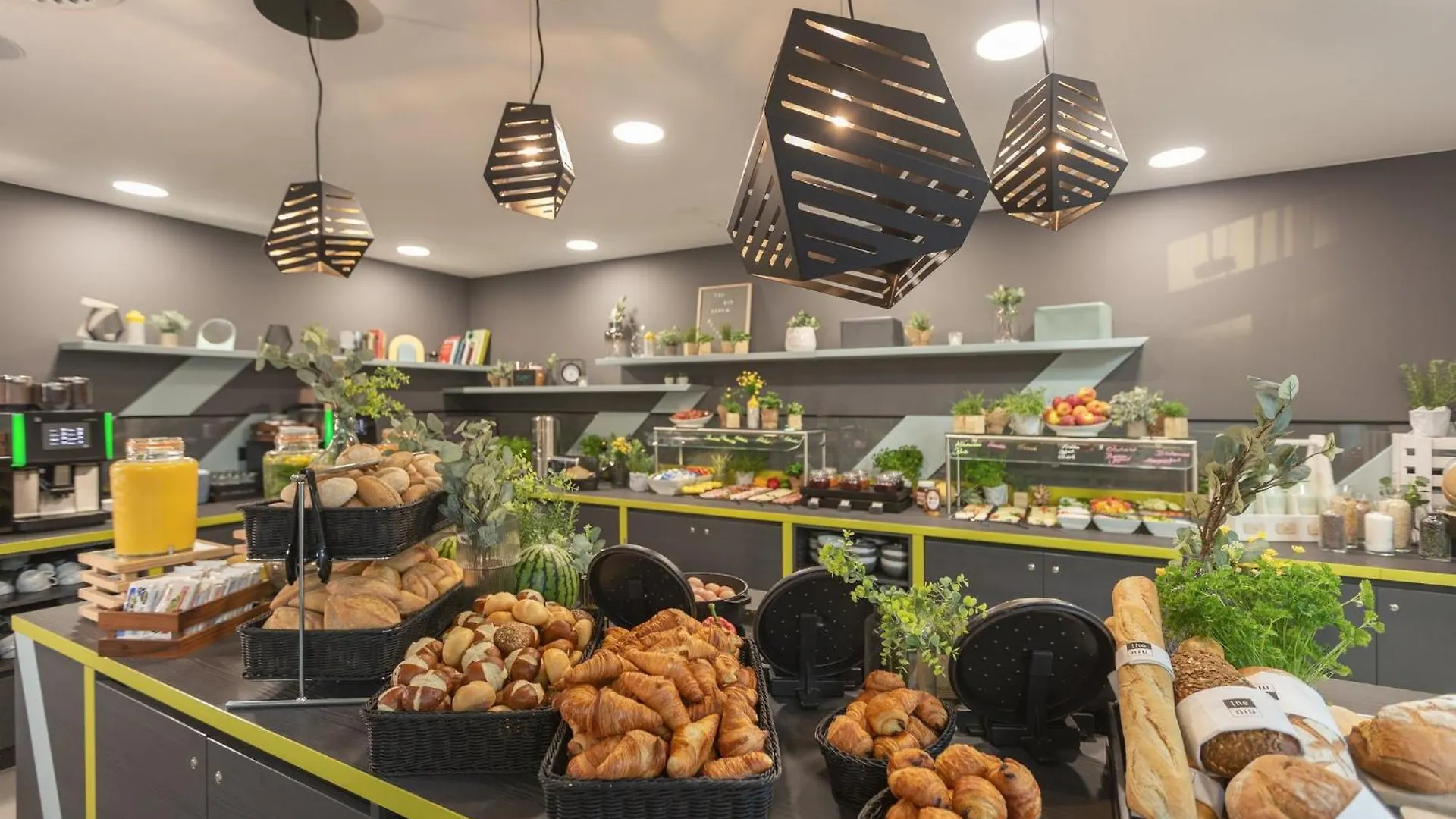 Holiday Inn - The Niu, Seven Dusseldorf Ost By Ihg 3*,  Germany